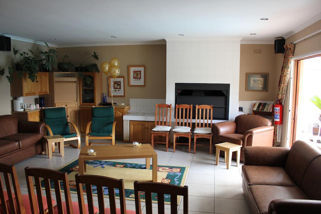 בלוויל Old Oak Guest House מראה חיצוני תמונה