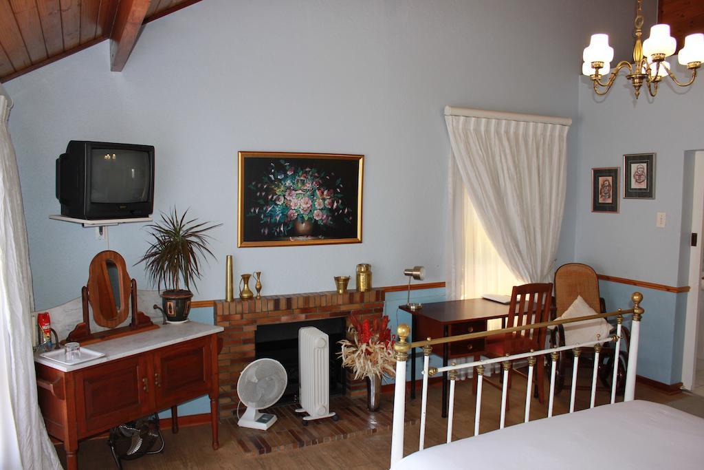 בלוויל Old Oak Guest House חדר תמונה