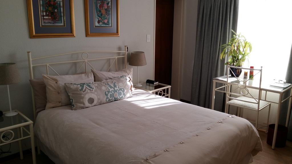 בלוויל Old Oak Guest House מראה חיצוני תמונה