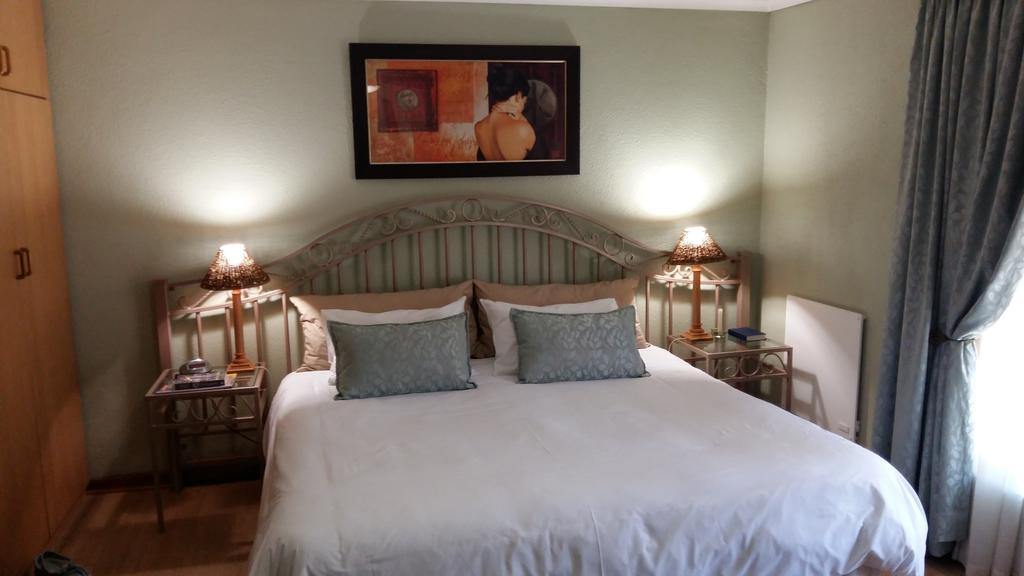 בלוויל Old Oak Guest House מראה חיצוני תמונה