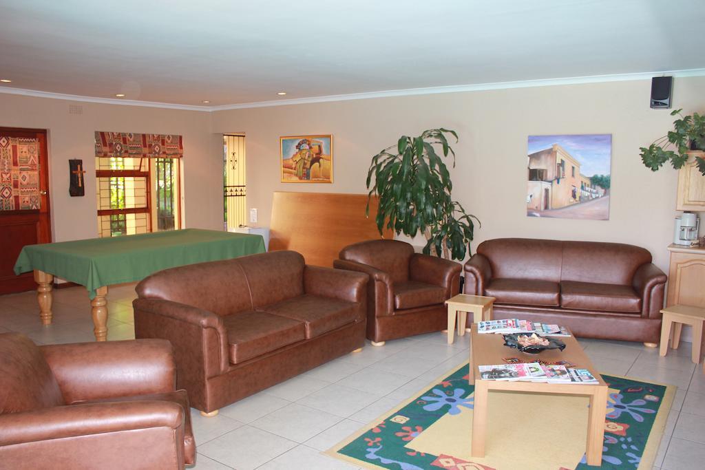 בלוויל Old Oak Guest House מראה חיצוני תמונה