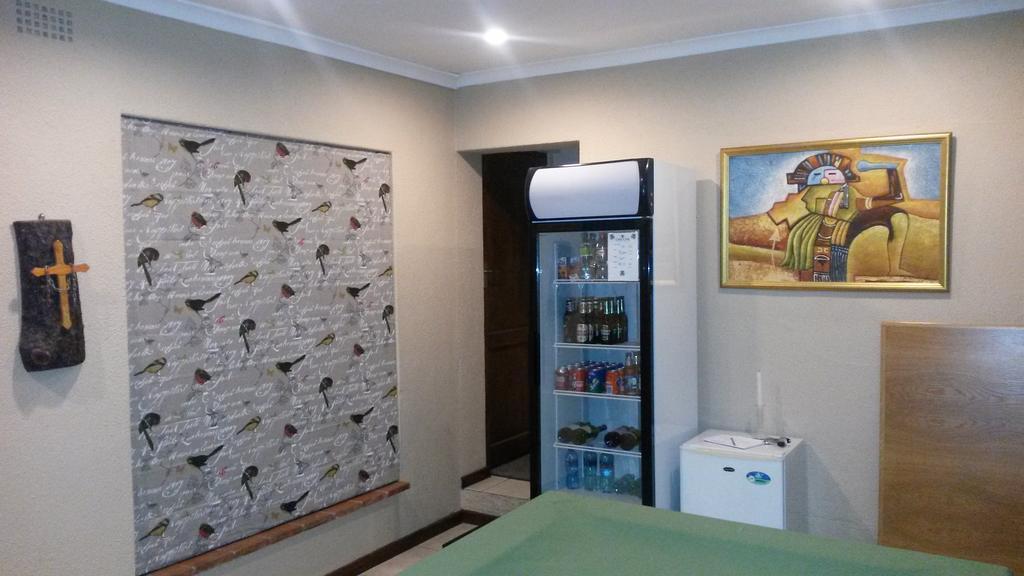 בלוויל Old Oak Guest House מראה חיצוני תמונה