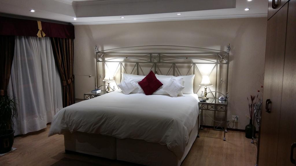 בלוויל Old Oak Guest House מראה חיצוני תמונה